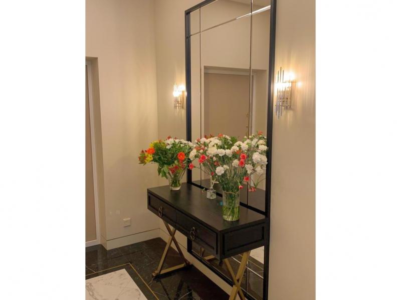 интерьер с стекла с фацетом