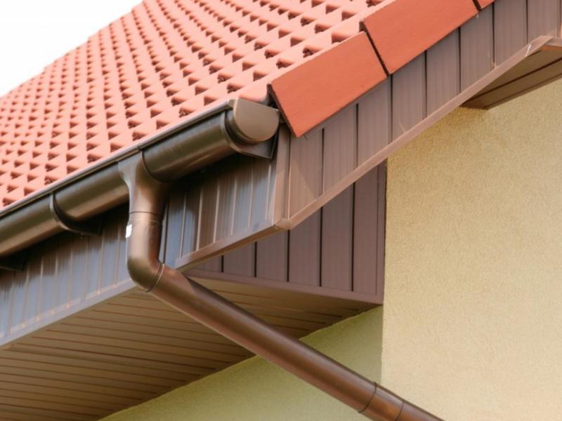 Выбор материалов для водостока