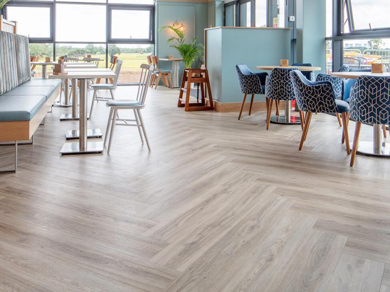 напольного покрытия для ресторана